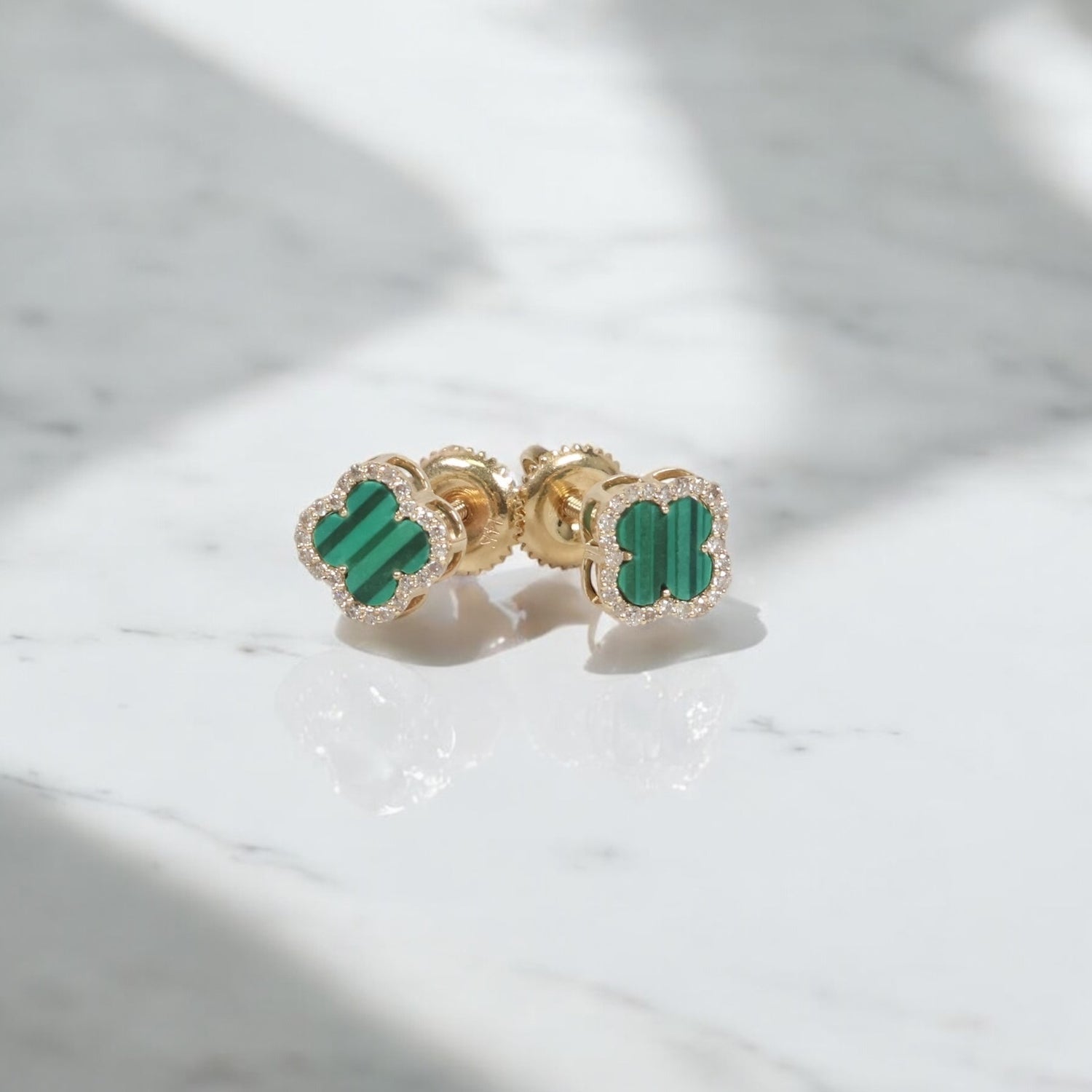 14K YG Green Clover Stud Earrings / 1.36gr / 8mm / 0.18Ct Dia