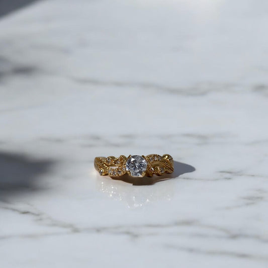 18K Yellow Gold Climbing Plant Ring With Zircons / 1.8gr / Size 6