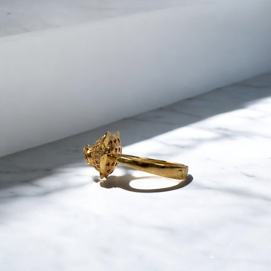 18K Yellow Gold Bear Ring With White/Black Zircons / 5gr /  Size 8