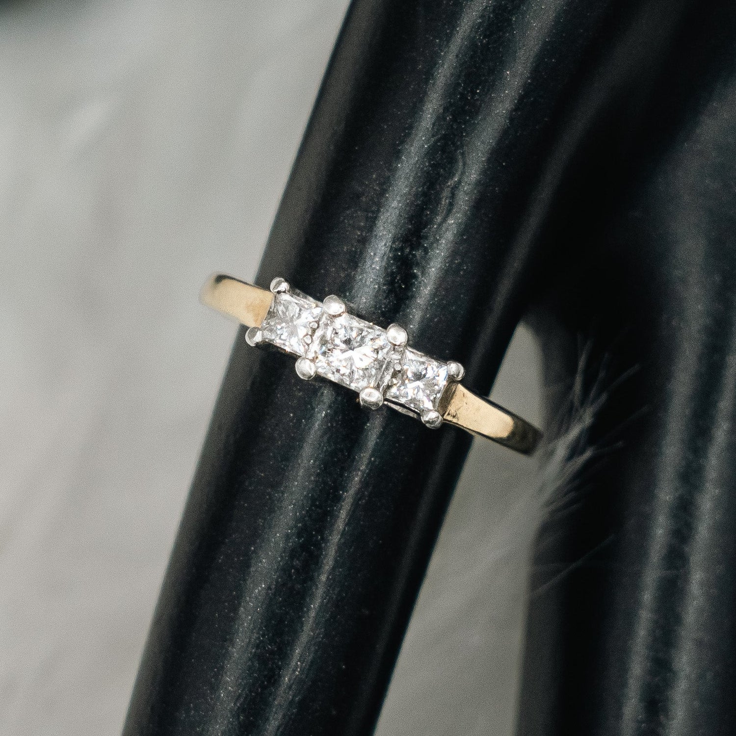 Diamonds Trio Engagement Ring 14K Yellow Gold / 3.5gr / Size 6.5