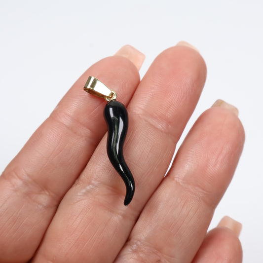 14K YG Black Italian Horn Pendant / 1.24gr / 1.1in /