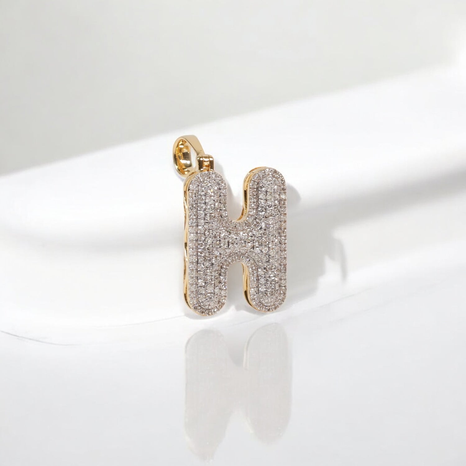10K YG Diamond Letter H Pendant / 2.67gr / 1.1in / 0.54Wt Dia