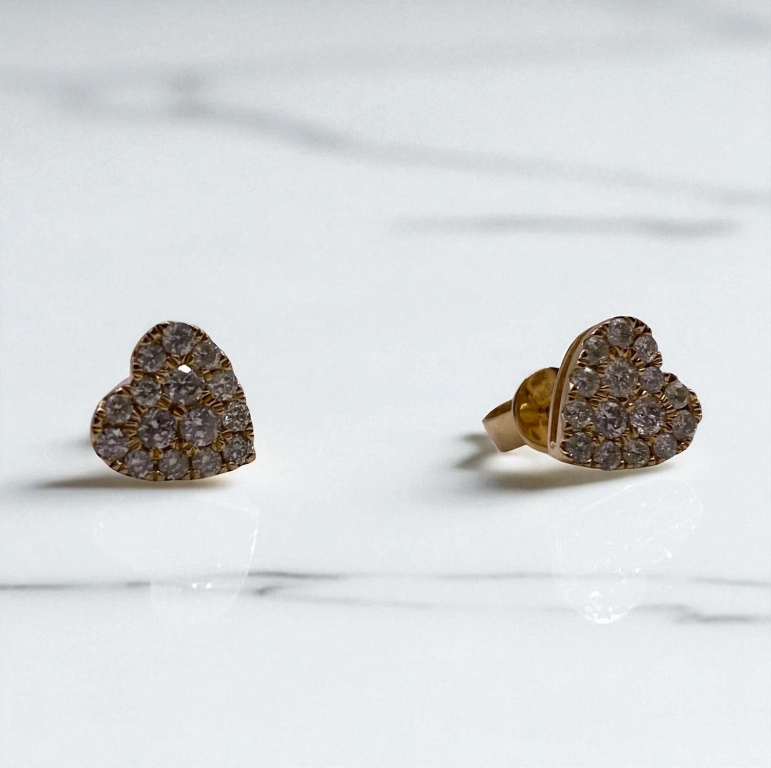 14K Yellow Gold Diamonds Heart Stud Earrings 0.17Ct Dia / 1gr / 7mm