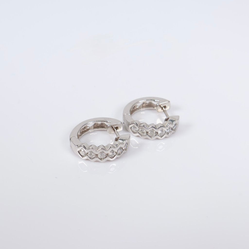 14K WG Diamond Luxury Hoop Earrings / 6.3gr / 0.5in / 0.50Ct Dia