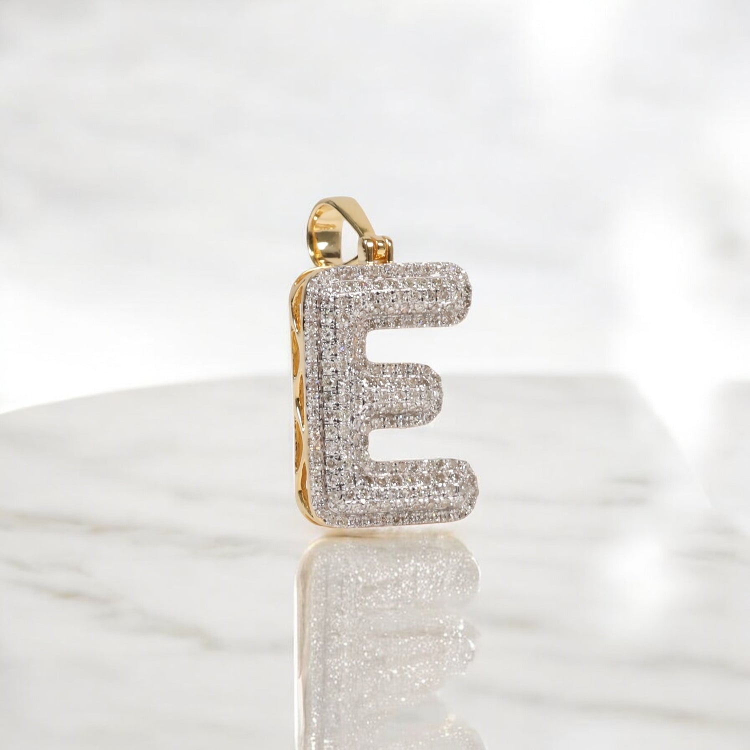 10K YG Diamond Letter E Pendant / 2.3gr / 1.1in / 0.47Wt Dia