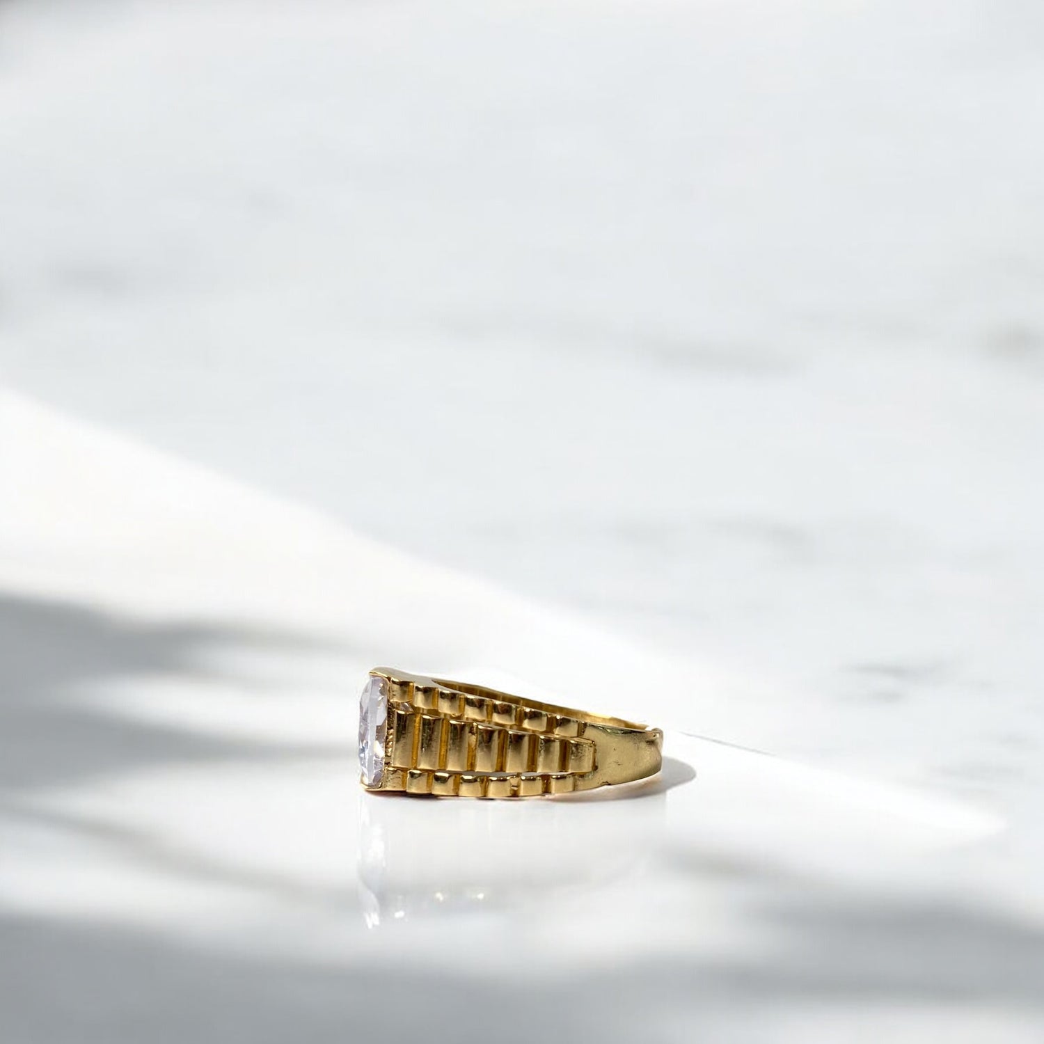 14K Yellow Gold Luxury Ring With Zircon / 5.2gr / Size 10