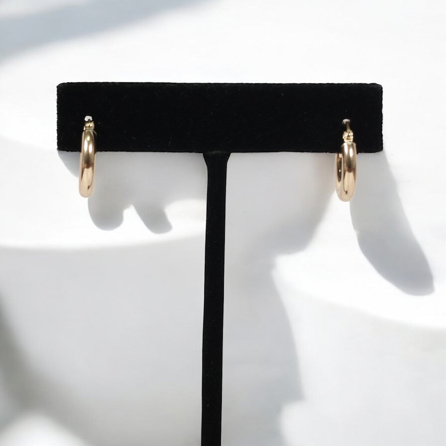14K YG Fashion Hoop Earrings / 1.13gr / 0.6in /