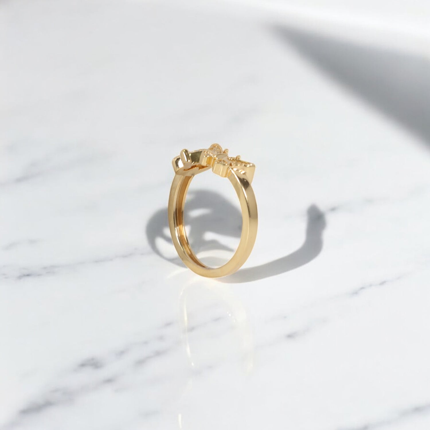 10K YG Diamond Butterfly - Letter Q Rings / 2.31gr / Sz 6 1/4 / 0.09Wt Dia