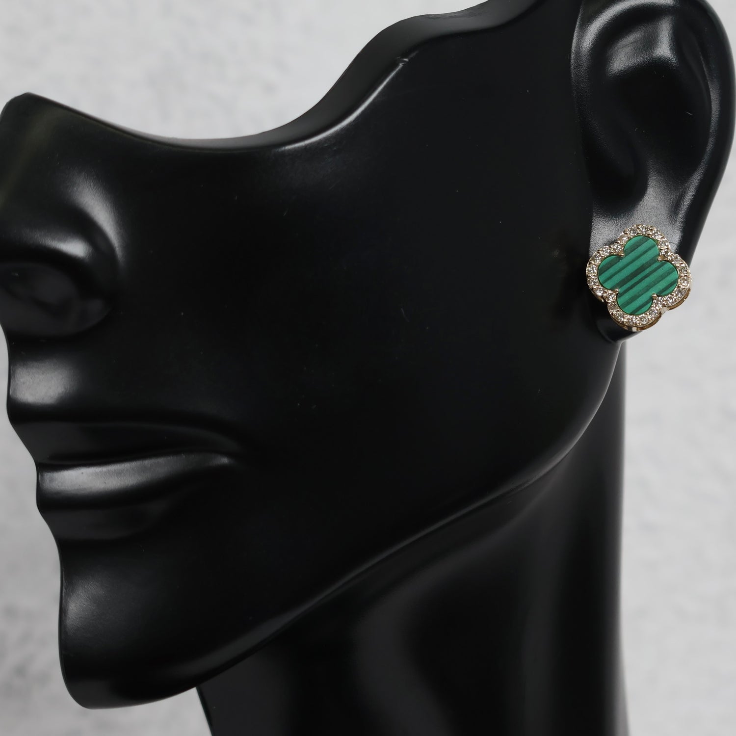 14K YG Green Clover Stud Earrings / 1.65gr / 10mm / 0.47Ct Dia