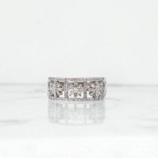 14K WG Diamond Flowers Rings / 4.64gr / Sz 7 / Wt Dia