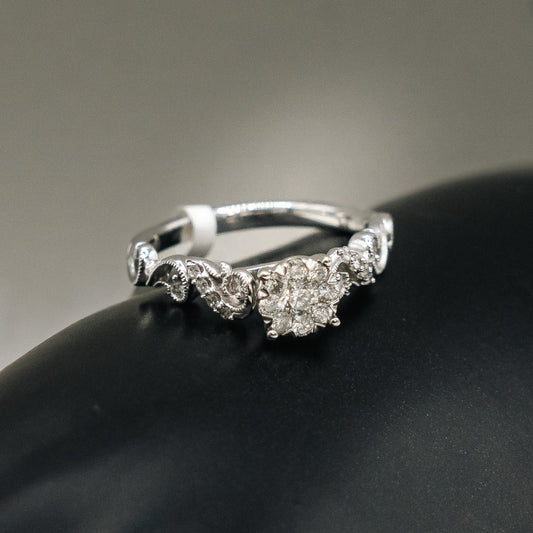 Luxury Engagement Ring 14K White Gold With Diamonds / 3.2gr / Size 6.5
