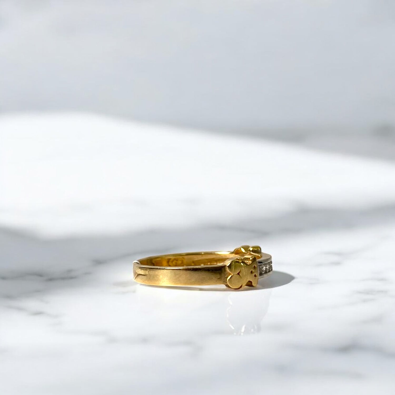 18K Yellow Gold Bear Ts Ring With Zircons / 2.4gr / Size 7.5