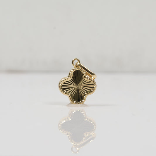 18K YG Clover Pendant / 1.48gr / 0.8in /