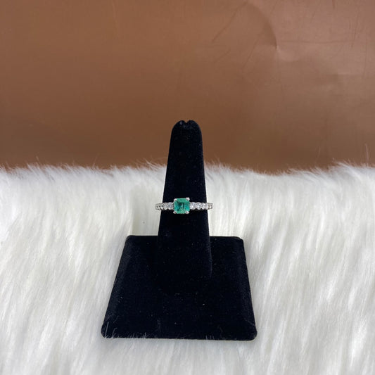 18K White Gold Diamond Luxury Ring 1Ct/0.70Eme / 5.8gr / Size 7.5