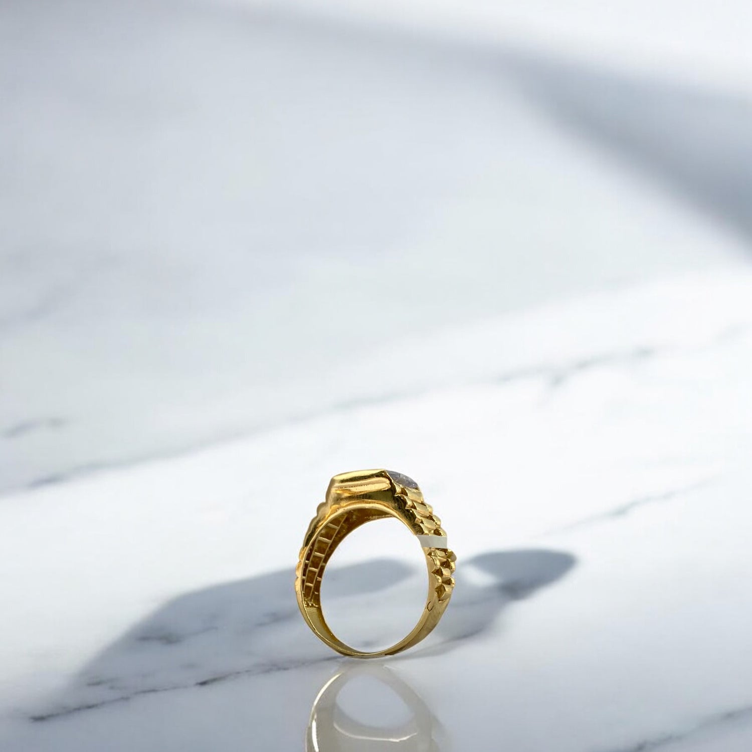 14K Yellow Gold Luxury Ring With Zircon / 5.2gr / Size 10