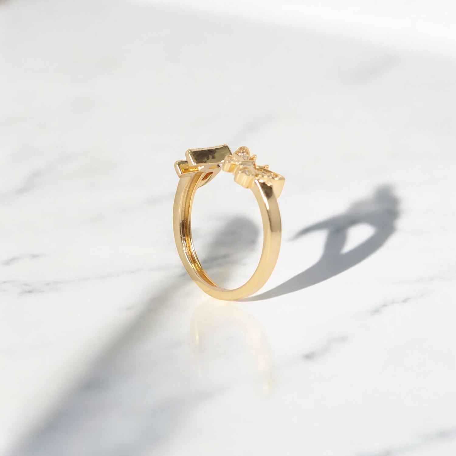 10K YG Diamond Butterfly - Letter H Rings / 2.32gr / Sz 7 / 0.1Wt Dia