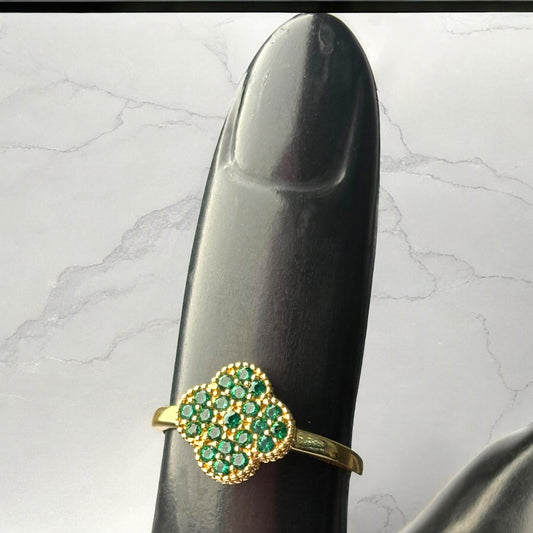 18K Yellow Gold Trevol Ring With Green Zircons / 2.4gr / Size 7 1/4