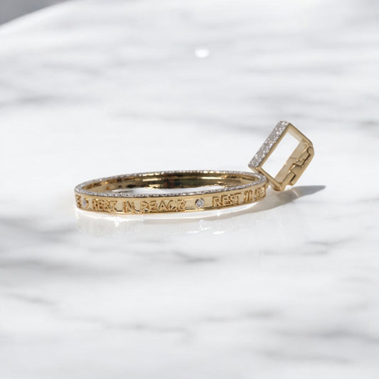 10K YG Diamond Memoral Pendant Pendant / 29.37gr / 2.7in / 2.56Wt Dia