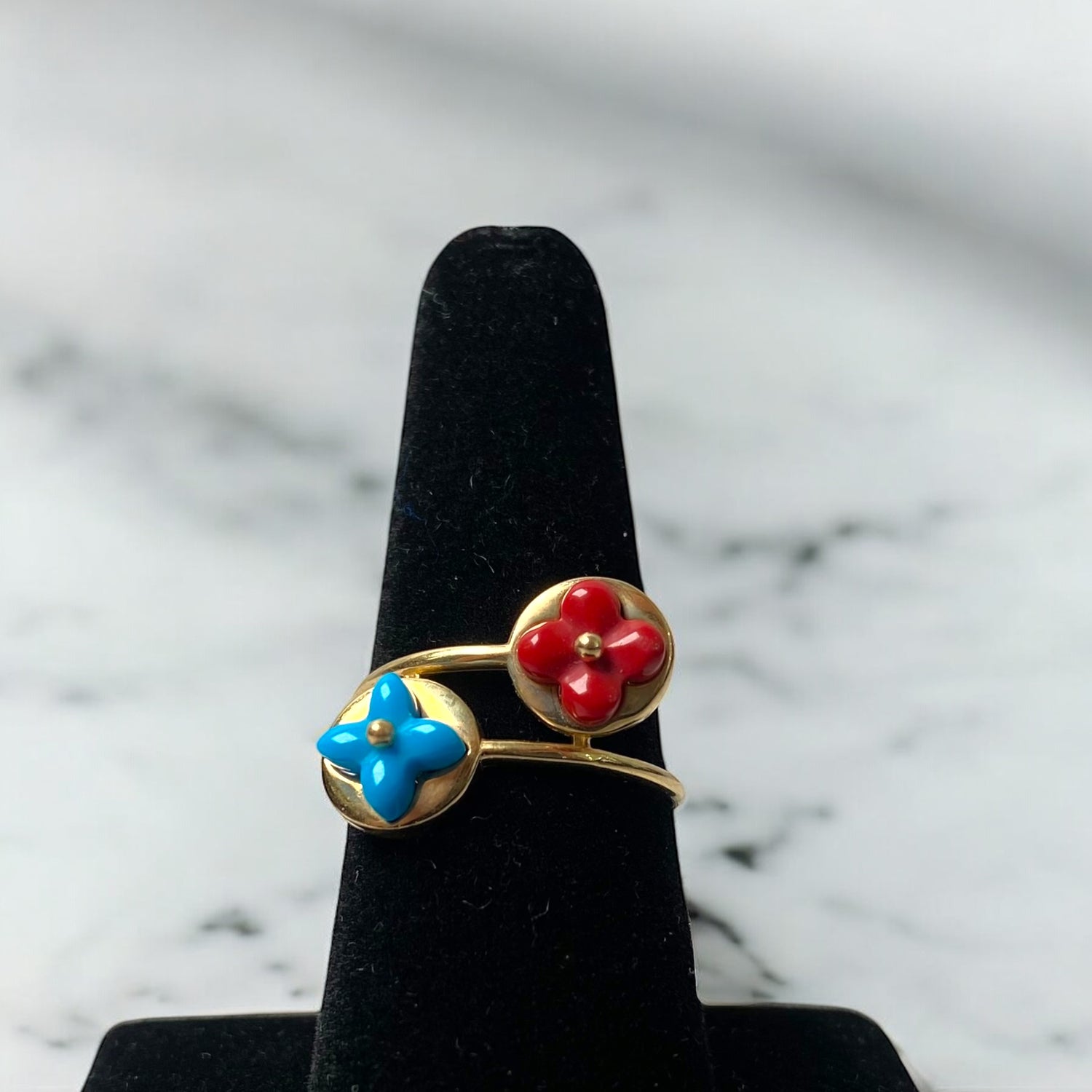 14K Yellow Gold Flower Red/Blue Ring / 2.4gr / Size 7.5