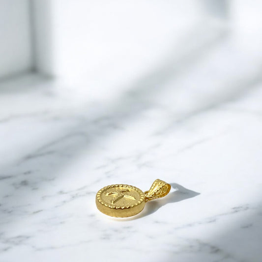 18K Yellow Gold Letter K Mate Pendant Bordered Circle / 0.60gr / 0.3in