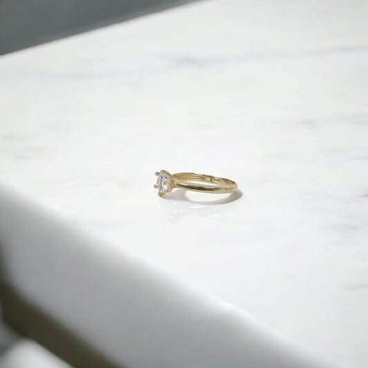 10K YG Luxury Round Solitaire Rings / 1.74gr / Sz 6 3/4 / White Zircons