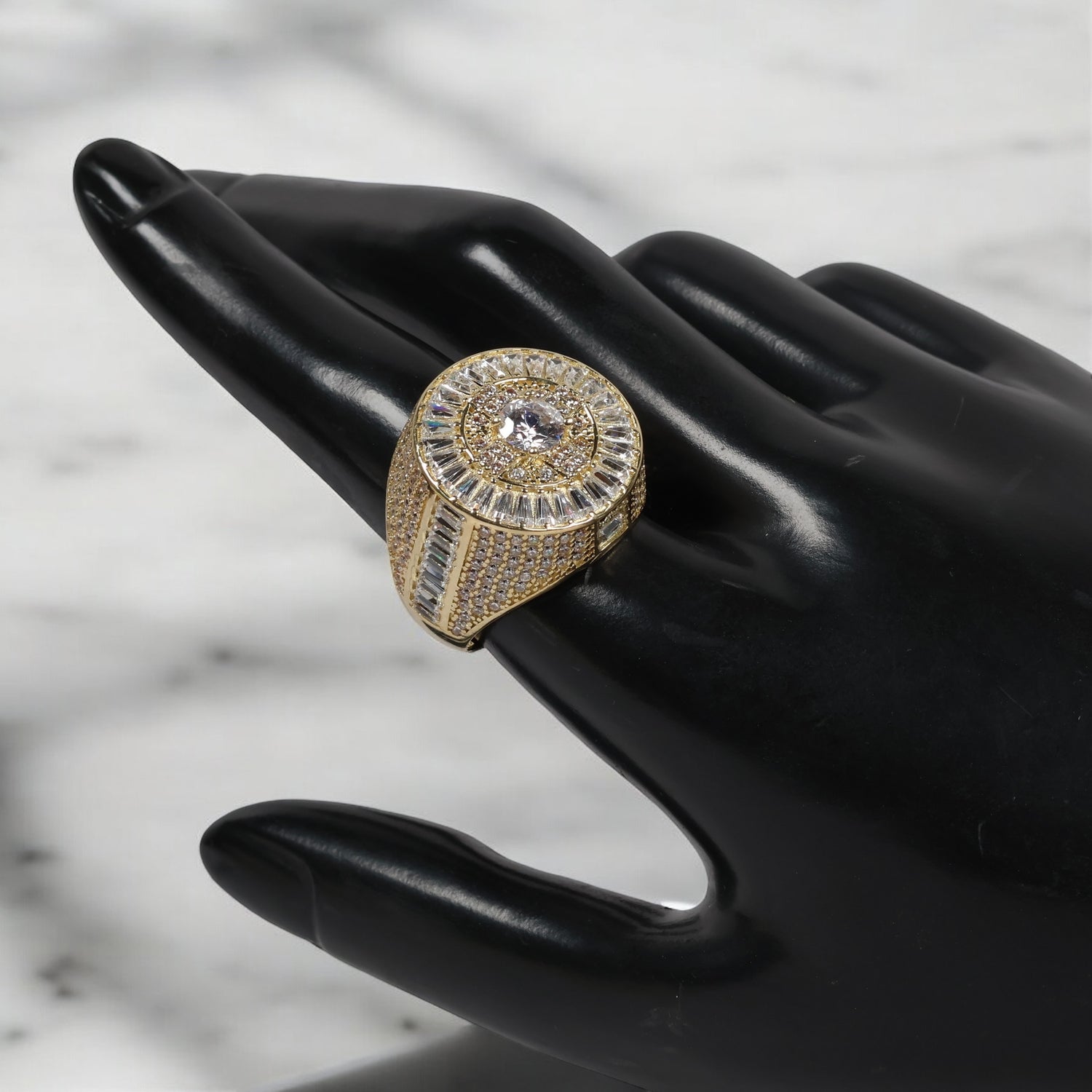 10K YG Luxury Round Rings / 9.55gr / Sz 9.5 / White Zircons