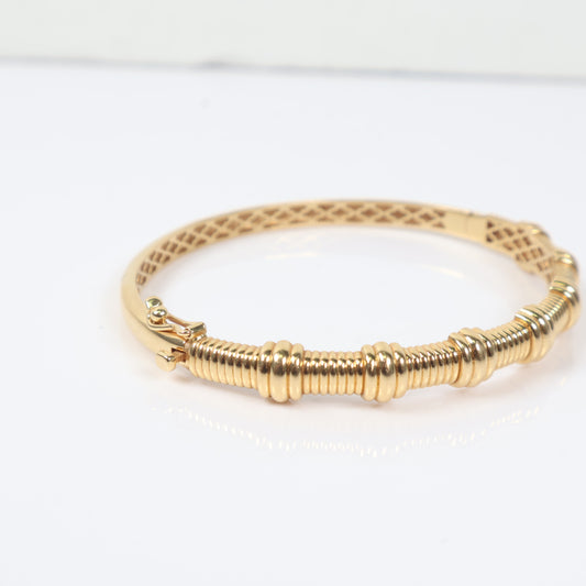 18K Fashion Bangle Bracelet / 9.27gr / Sz 16 /