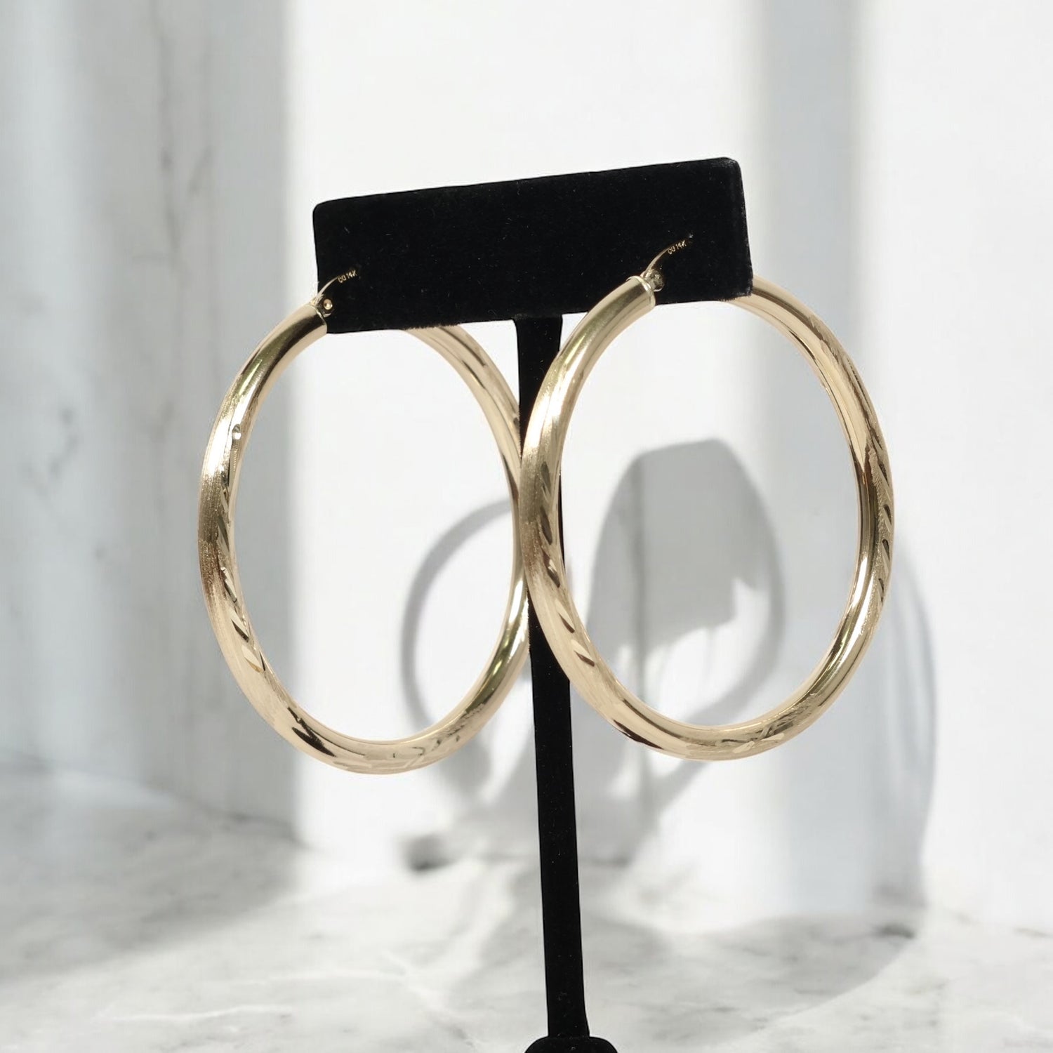 14K YG Luxury Hoop Earrings / 4gr / 1.6in /