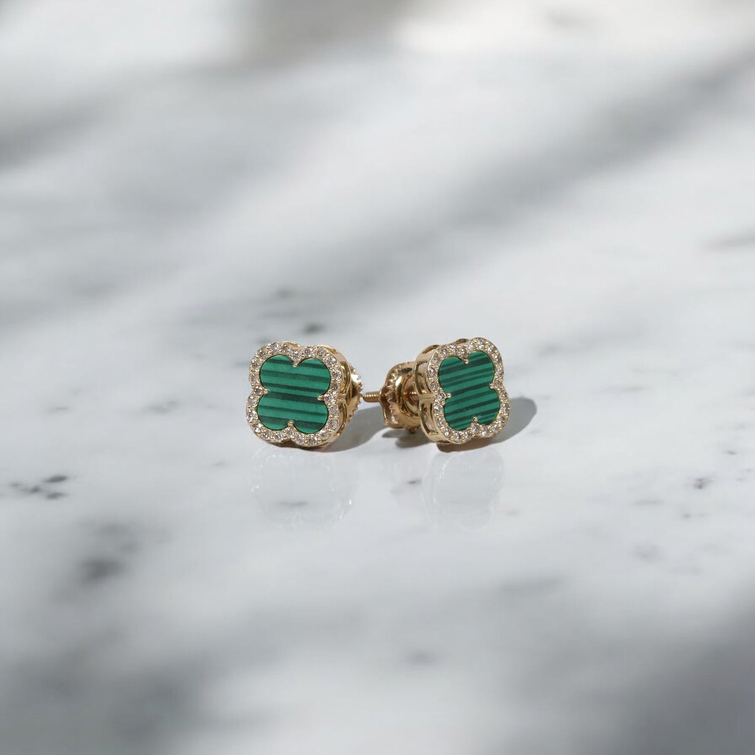 14K YG Green Clover Stud Earrings / 1.65gr / 10mm / 0.47Ct Dia