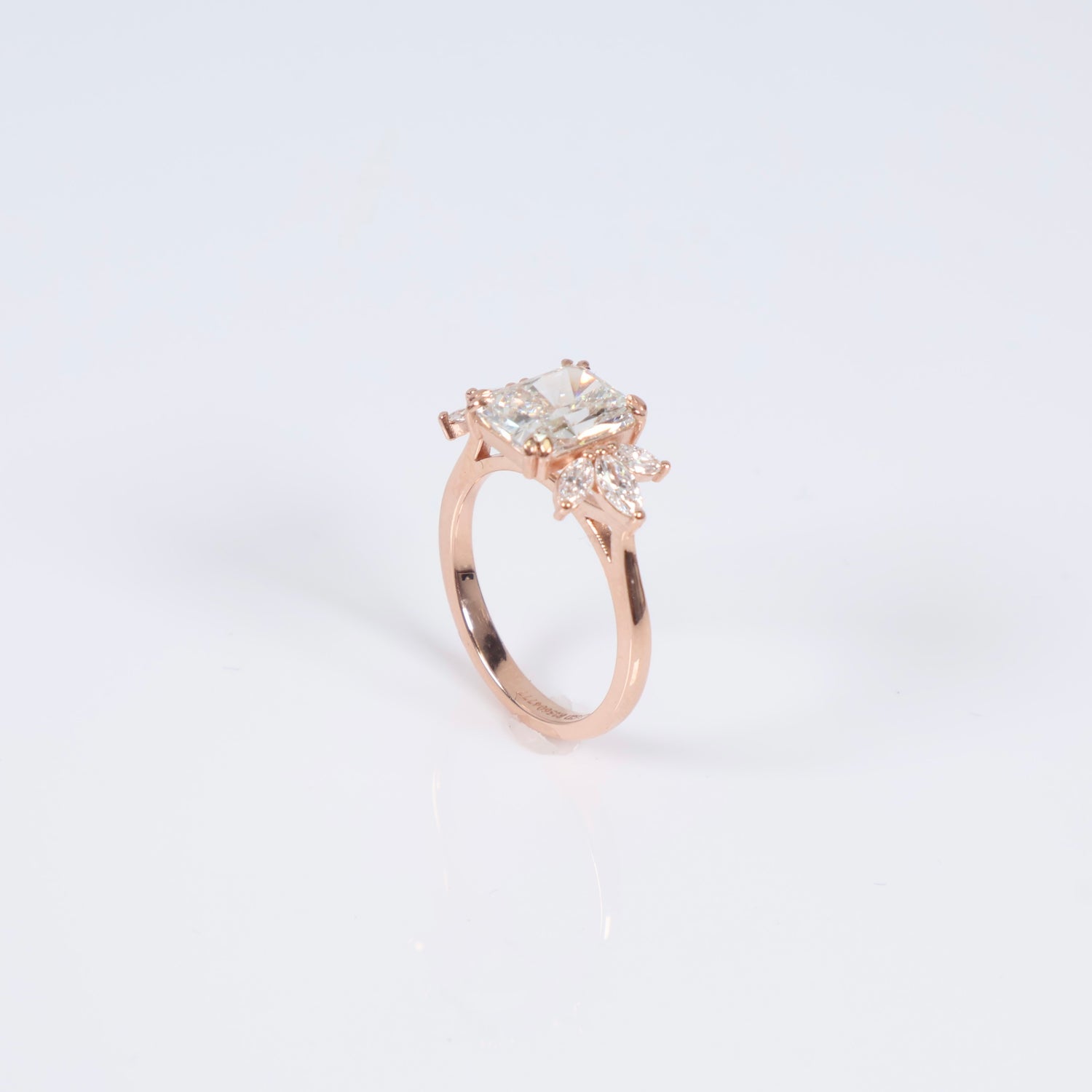 14K RG Lab Diamond Cut Cornered Rectangular Modified Brilliant With Certificate Engagement Ring / 3.8gr / Sz 7 / 2.80Ct Lab / F / VS