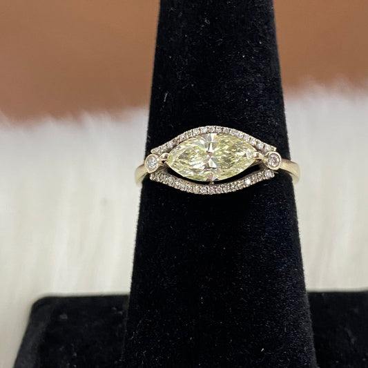 14K White Gold Diamond Luxury Engagement Ring Ct Dia / 2.2gr / Size 6.5