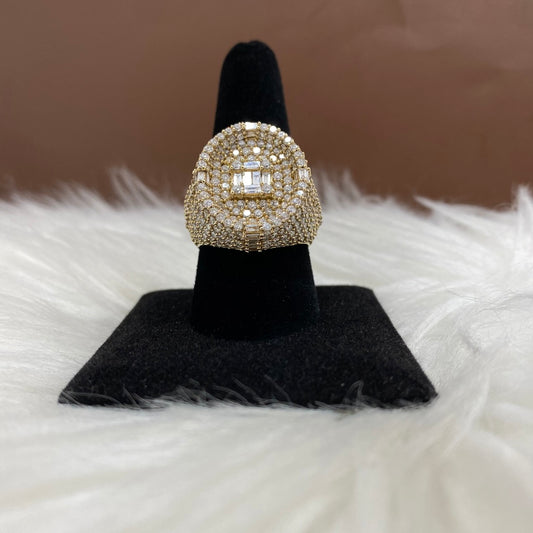 Luxury Ring 10K Yellow Gold With Diamonds Round & Baguette / 15.4gr / Size 10