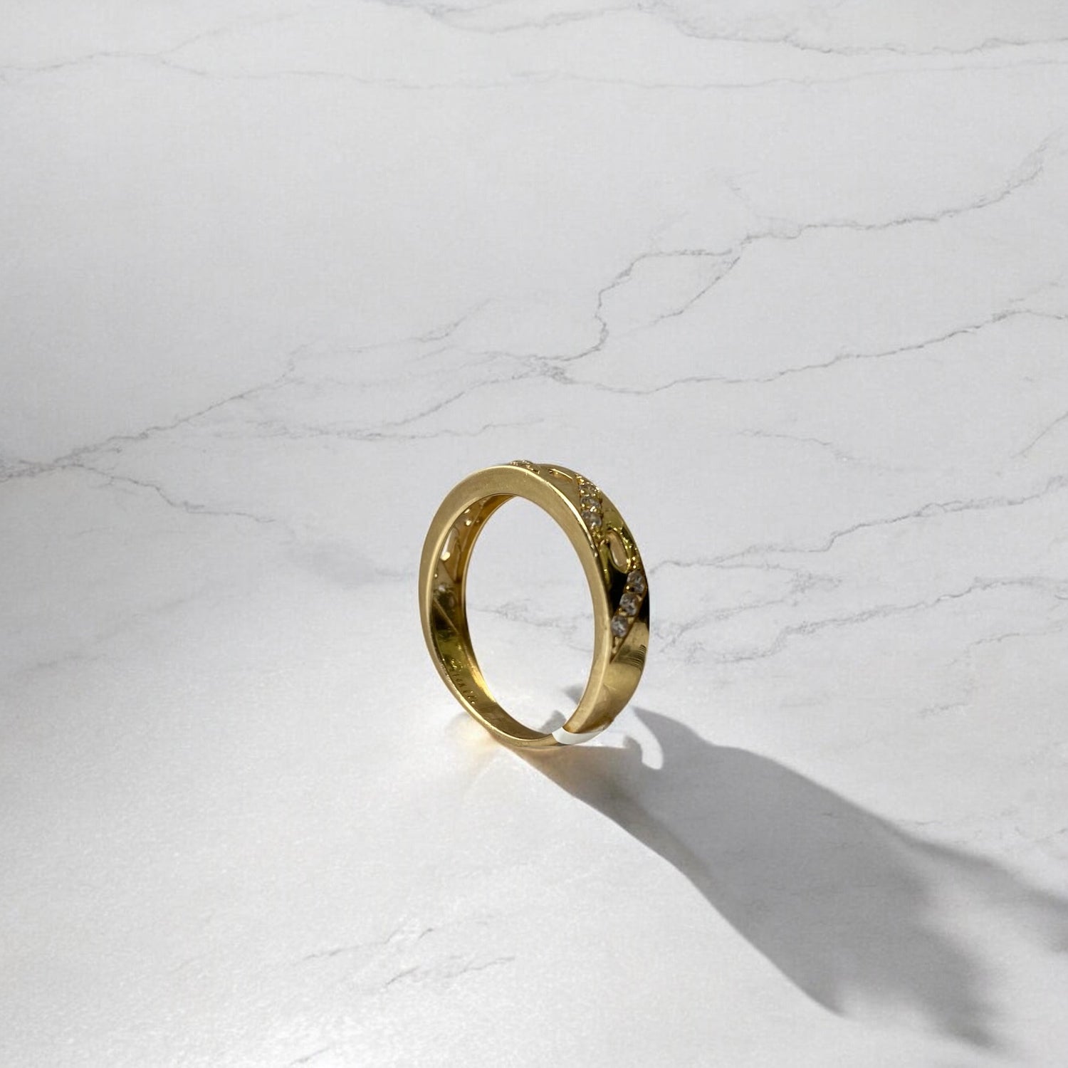 14K Yellow Gold Fashion Ring With Zirconia / 2.6gr / Size 7