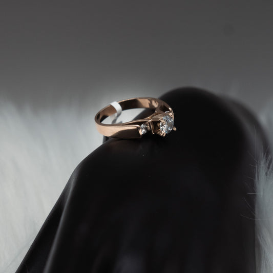 Queen Diamonds Engagement Ring 14K Yellow Gold / 6gr / Size 7.5
