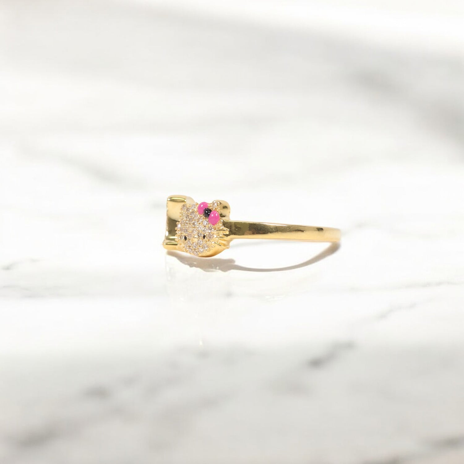10K YG Diamond HK - Letter V Rings / 2.43gr / Sz 6 / 0.13Wt Dia