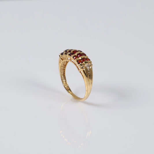 10K YG Luxury Rings / 2.5gr / Sz 7 1/4 / Red-White Zircons