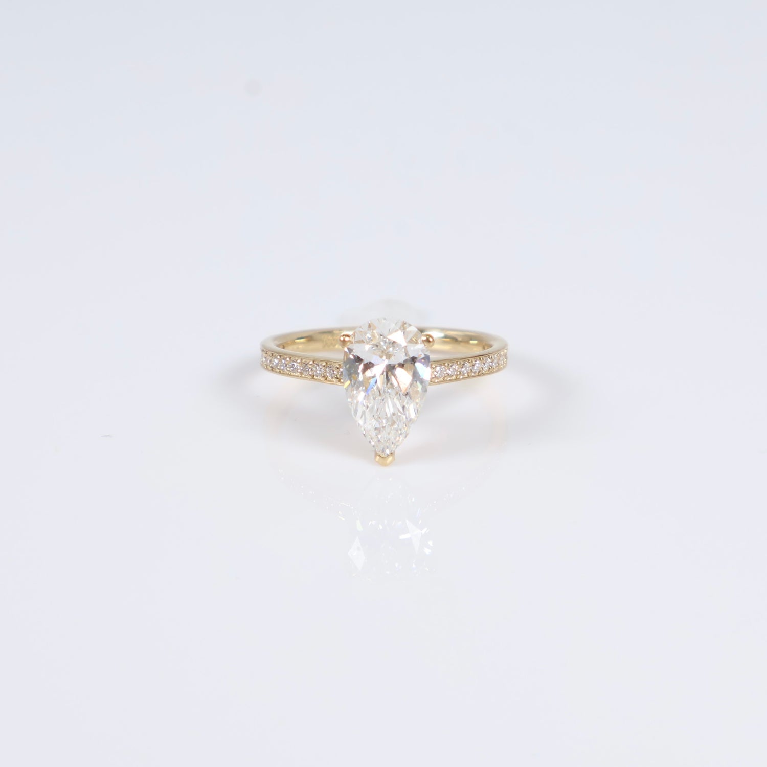 14K YG Lab Diamond Pear Brilliant Engagement Ring / 2.32gr / Sz 5 3/4 / 1.56Ct Lab Dia / E / VS1