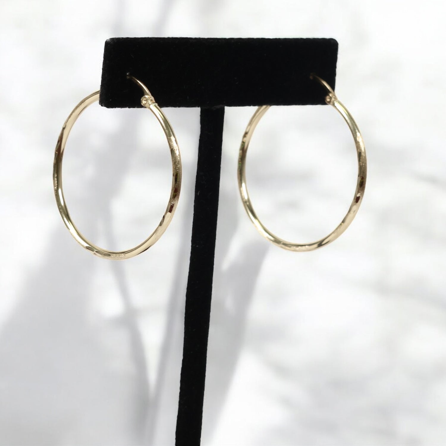 14K YG Luxury Hoop Earrings / 2.4gr / 1.4in /