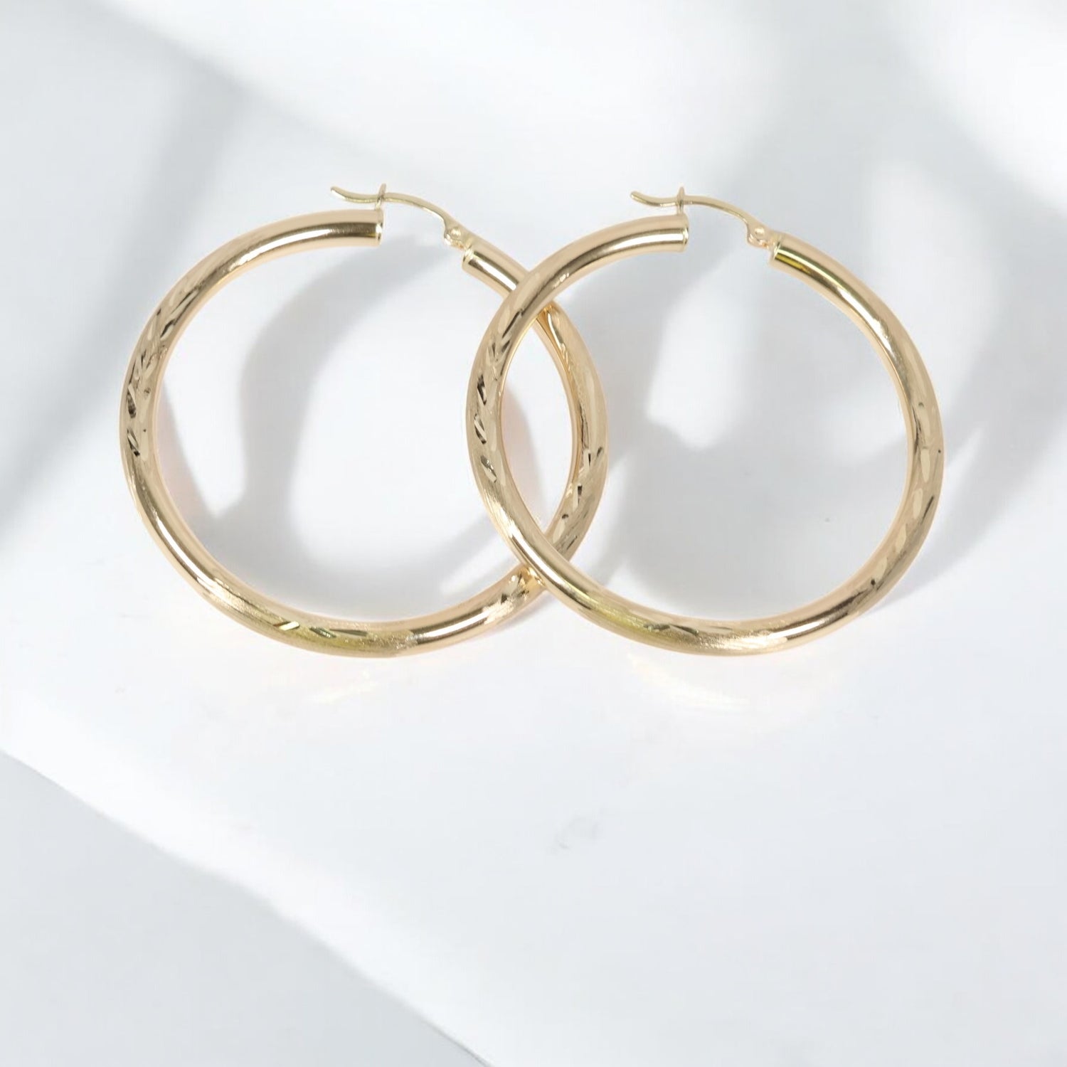 14K YG Luxury Hoop Earrings / 4gr / 1.6in /