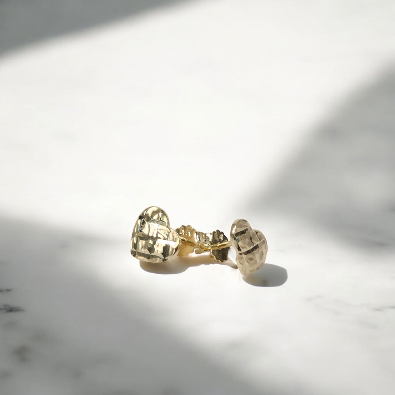 14K YG Heart Stud Earrings / 1gr / 9mm /
