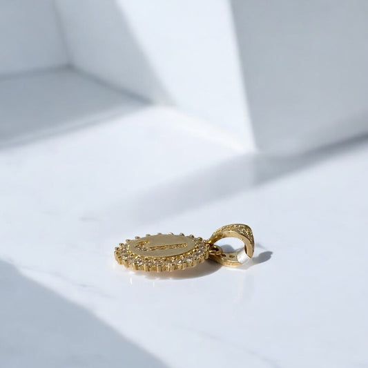 14K Yellow Gold Letter J Circle Pendant With Zirconia / 1.2gr