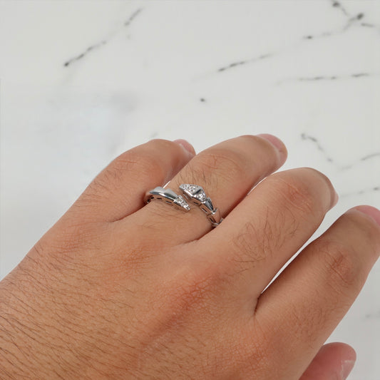 14K WG Snake Rings / 4.1gr / Sz 9.5 / White Zircons