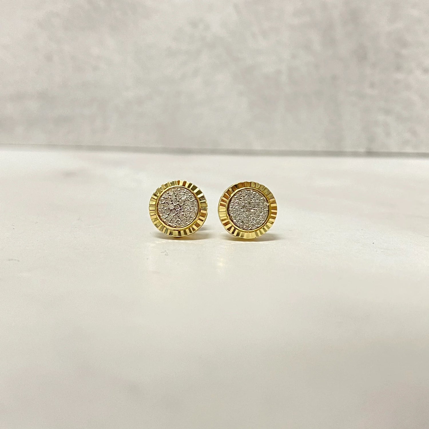 10K Yellow Gold Diamond Border Cut Fashion Stud Earrings 0.07Ct Dia / 2gr / 8mm