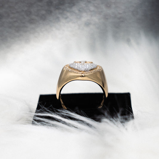 Poker Ring 10K Yellow Gold With Diamonds 0,66ct  / 8gr / Size 10