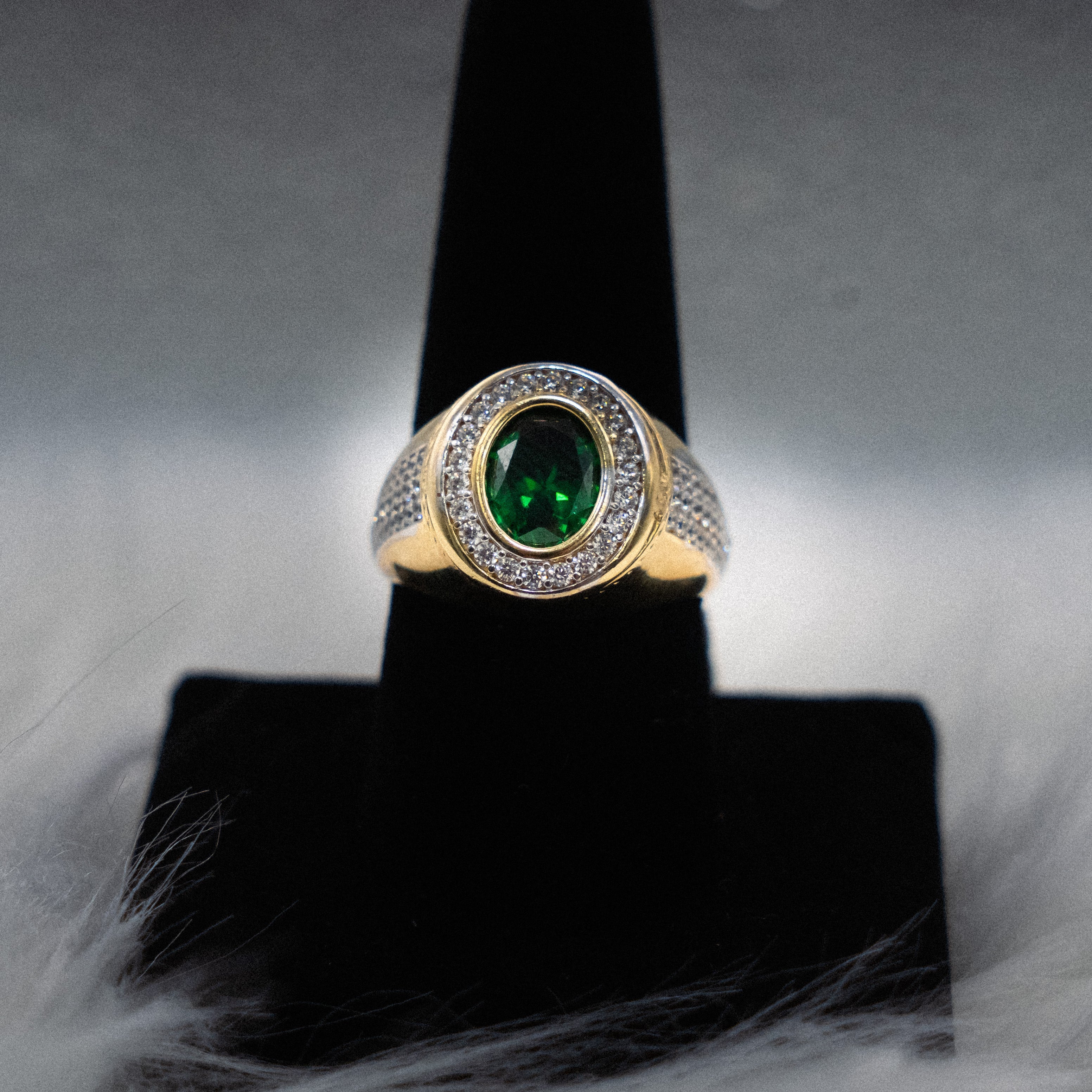 Green Crystal Ring 10K Yellow Gold With Zirconia / 6.6gr / Size 10