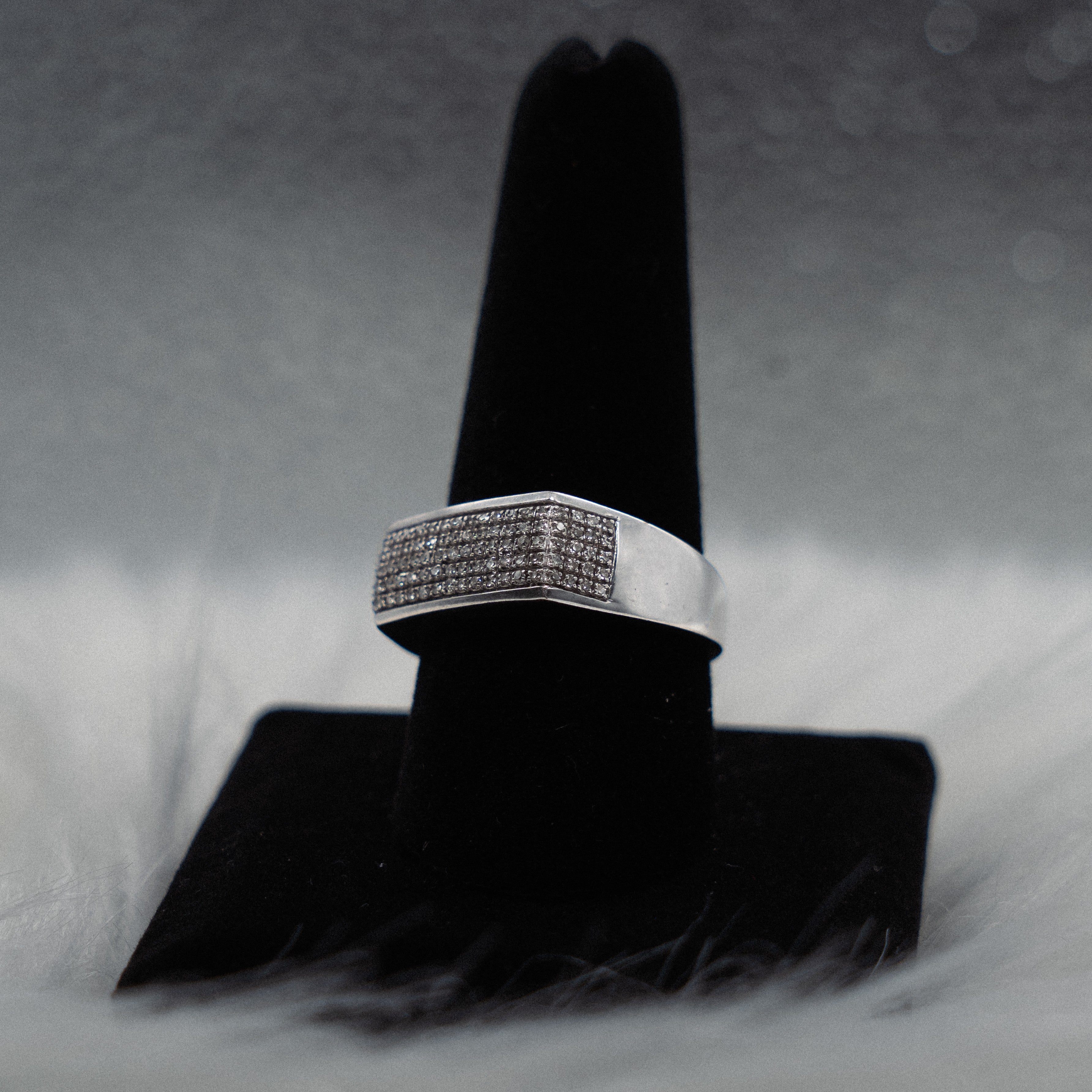 Men'S Ring 10K White Gold With Diamond / 4.4gr / Size 10