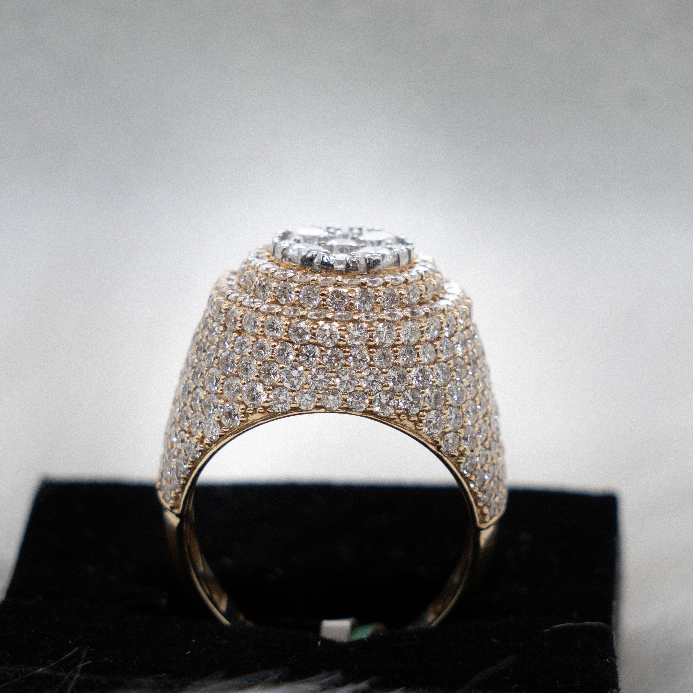 Round Diamonds Ring 14K Yellow Gold 6,75ct / 16.9gr / Size 10