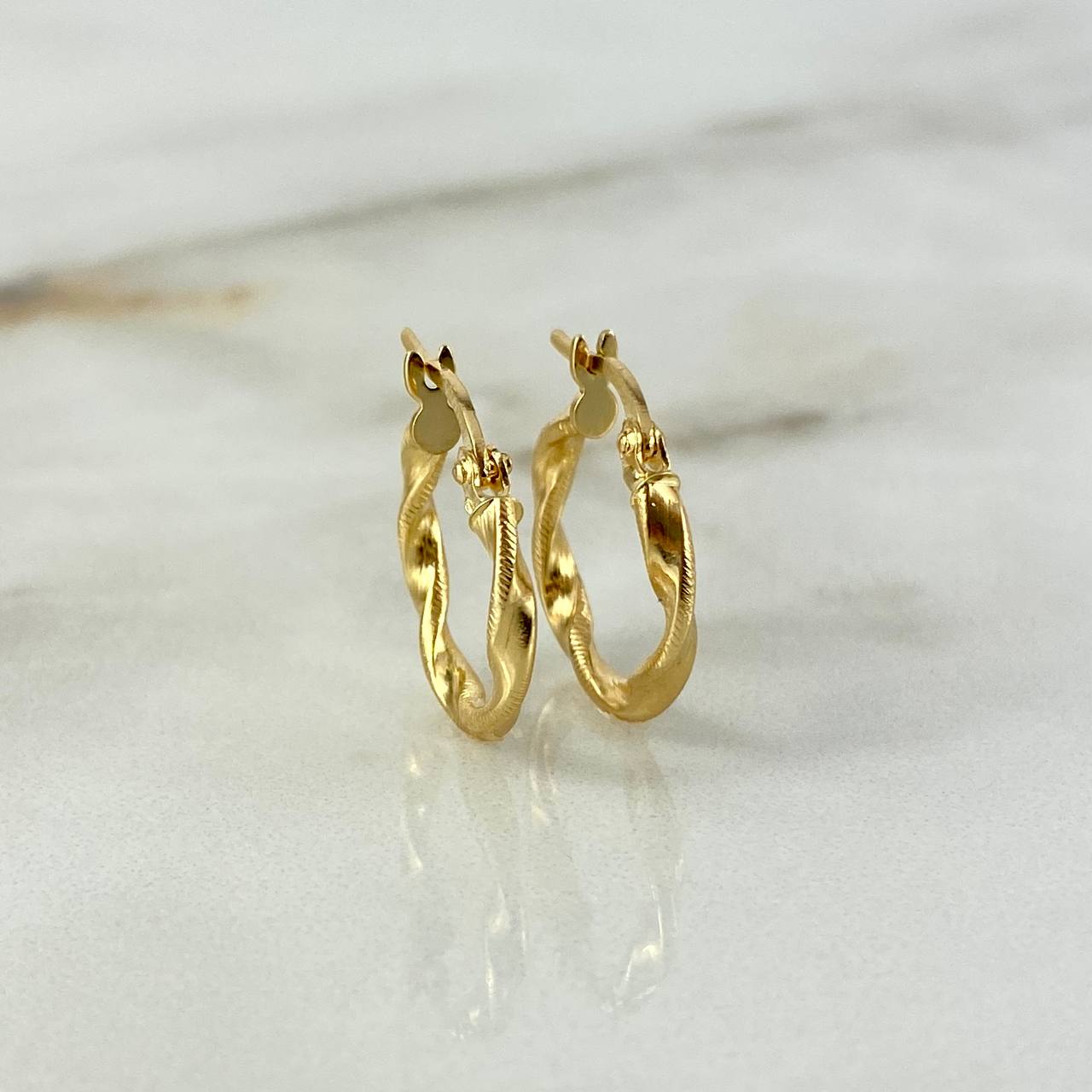 18K Yellow Gold Deis Hoop Earrings 1.1gr / 0.51in