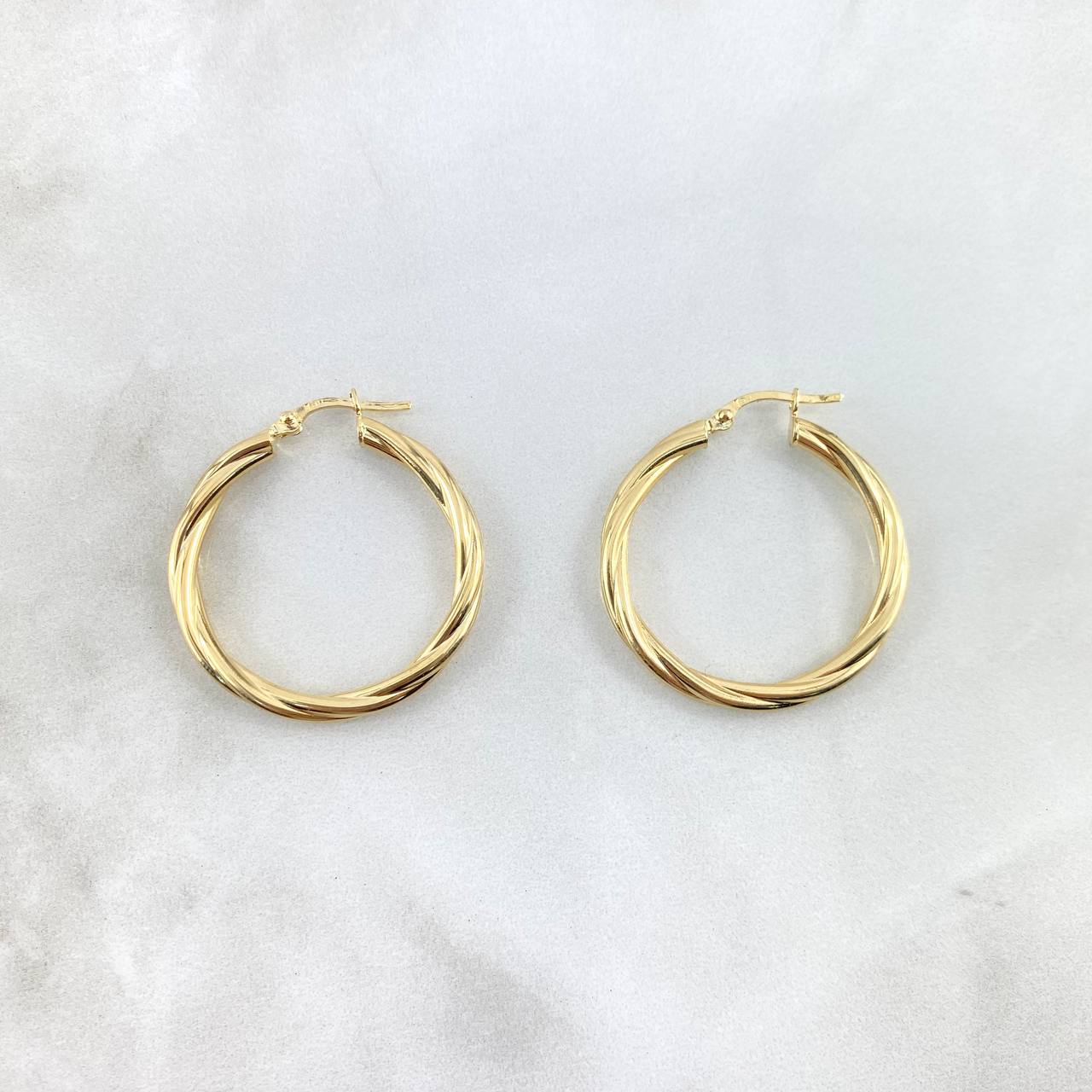 18K Yellow Gold Mary Braided Hoop Earrings 3gr / 1.34in