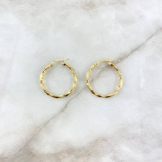 18K Yellow Gold Yudi Diamond Style Hoop Earrings 1.5gr / 0.94in